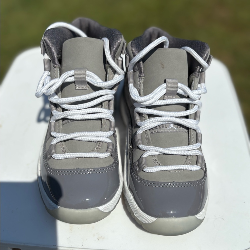 Jordan Kids Sneakers in Gray and White